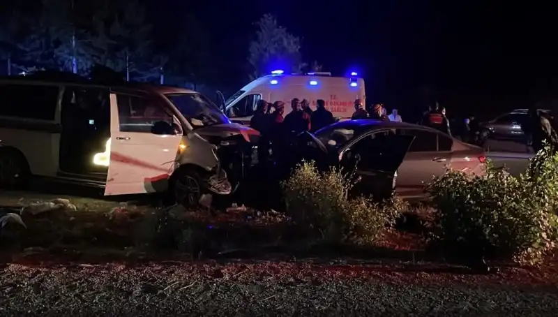Ters Yön Faciası: Kafa Kafaya Çarpışma Sonrası Ölü ve Yaralılar