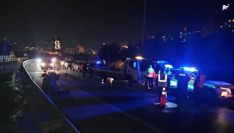 TEM Otoyolu'nda Şok Edici Kaza: Yatan Kişiyi Sürükleyen Araç Kazası
