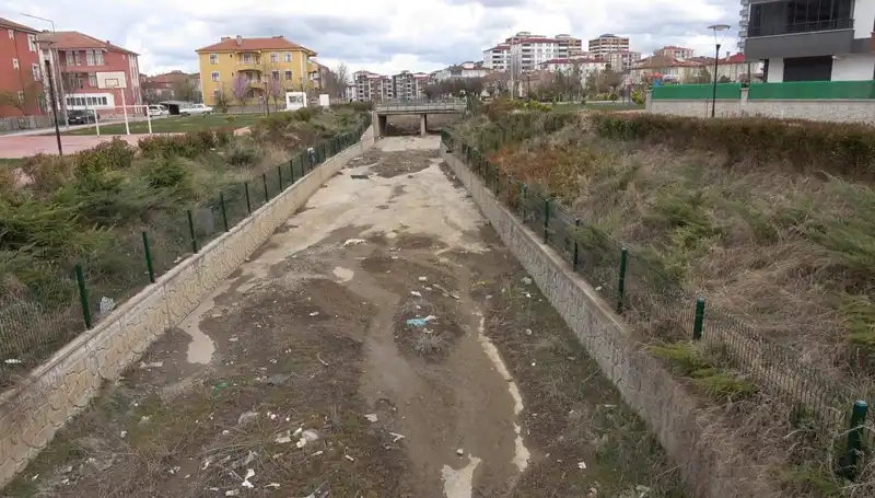Tarihinin En Kötü Kuraklık Dönemini Yaşayan Nehirlerimiz