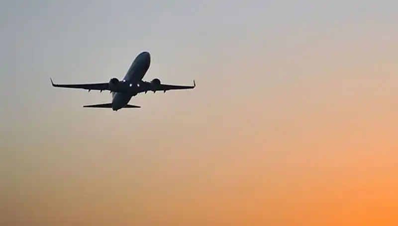 İstanbul'a Dönen THY ve Pegasus Uçakları: Yolcular İçin Yeni Dönem Başlıyor