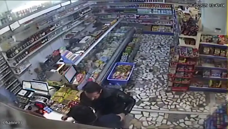 Cezaevi Firarisi Markettekan Çılgınlık: Bıçakla Dehşet Saçtı