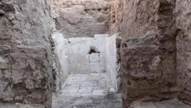 Mısır’da 3.500 Yıl Önceye Ait Kraliyet Mezarı Keşfedildi