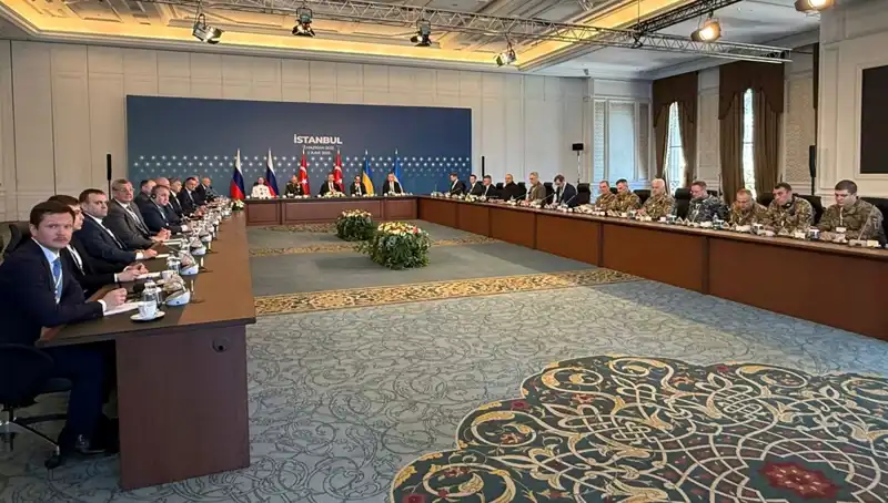 İstanbul'da Barış Zirvesi: Putin ve Trump'ın Taktiksel Oyunları